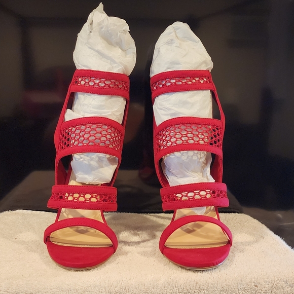 Heels - Picture 2 of 6